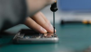 PREKYBA KOMPIUTERIAIS